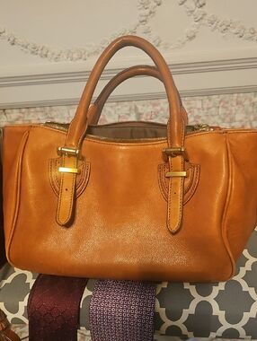 J Crew Vintage Classic Tan Leather  Bag In Great Condition Beautiful Leather